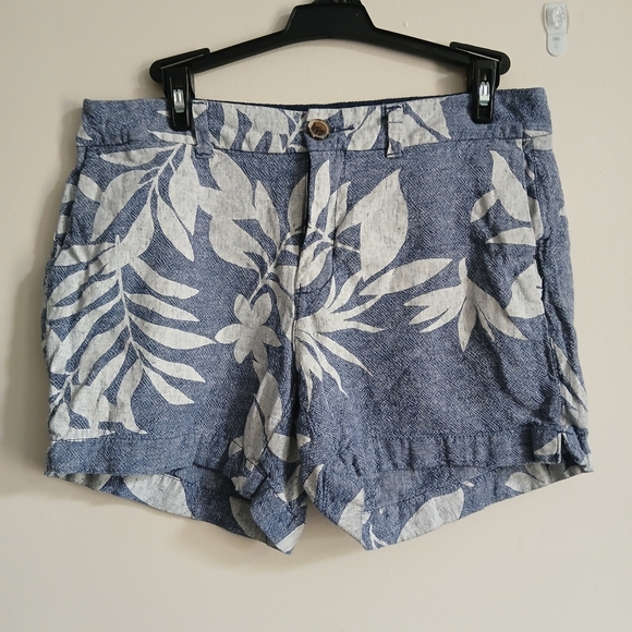 Old Navy Everyday Short Shorts Size 4 - Picture 1 of 4